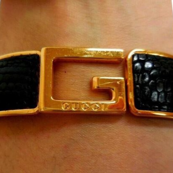 Gucci Brown Textured Leather Gold 'G' Logo Clamper